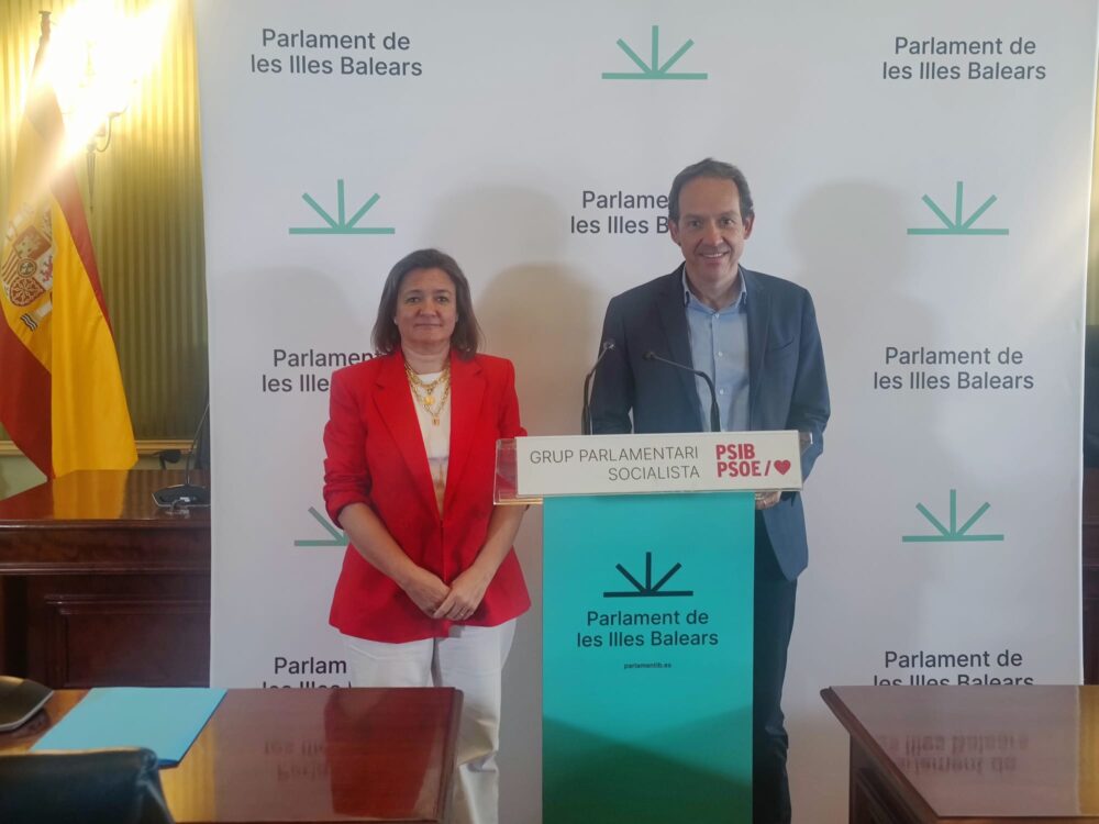 Mercedes Garrido i Marc Pons, en roda de premsa de Junta de Portaveus
