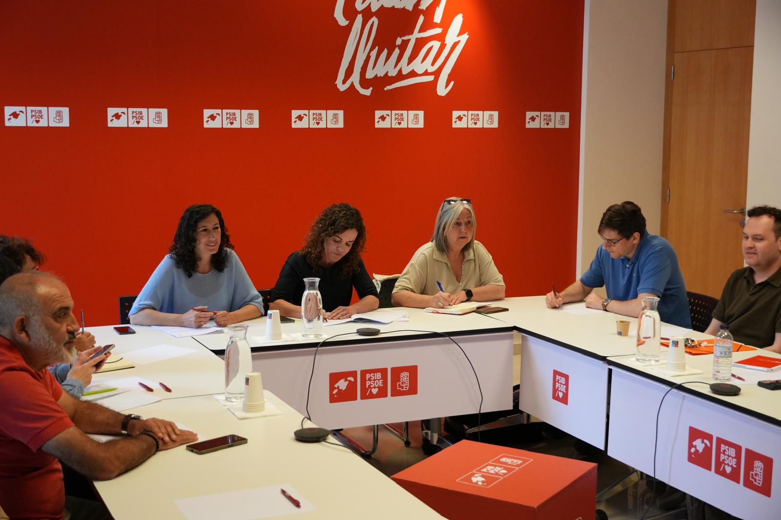 El PSIB-PSOE, comunitat educativa i entitats en defensa de la llengua ...