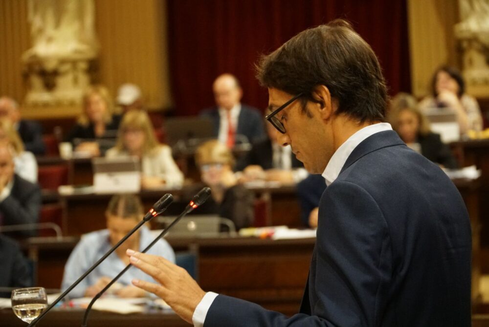 Iago Negueruela, durant el discurs